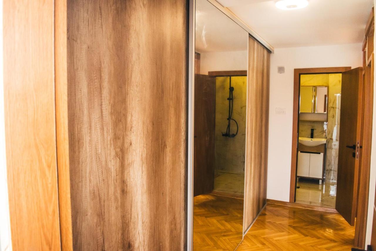 Aparment Theatre Lägenhet Ni Exteriör bild