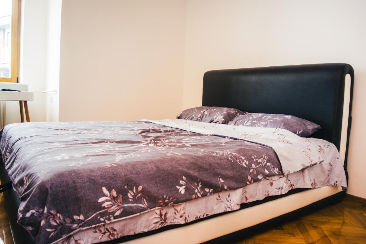 Aparment Theatre Lägenhet Ni Exteriör bild